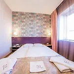 Sofia Violet Life Apartment